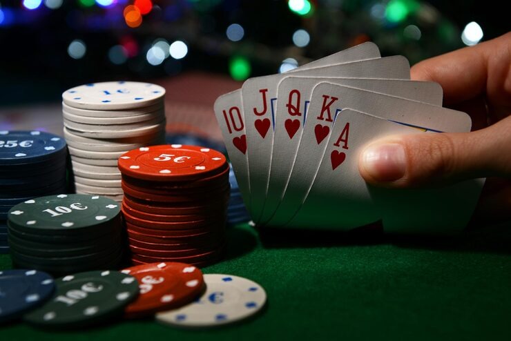 Player interface: bet placement, card reveal, and result display Player interface showing Ceme Online bet placement and card results